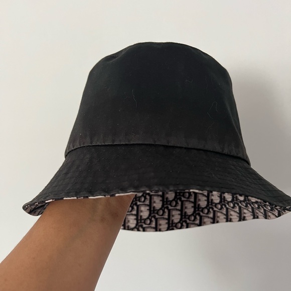 DIOR BLACK REVERSIBLE TEDDY-D SMALL BRIM BUCKET HAT - Picture 2 of 14